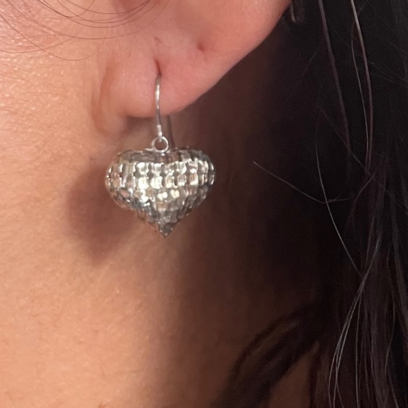 New Silver Puffy Heart Dangle Earrings - Picture 8 of 8